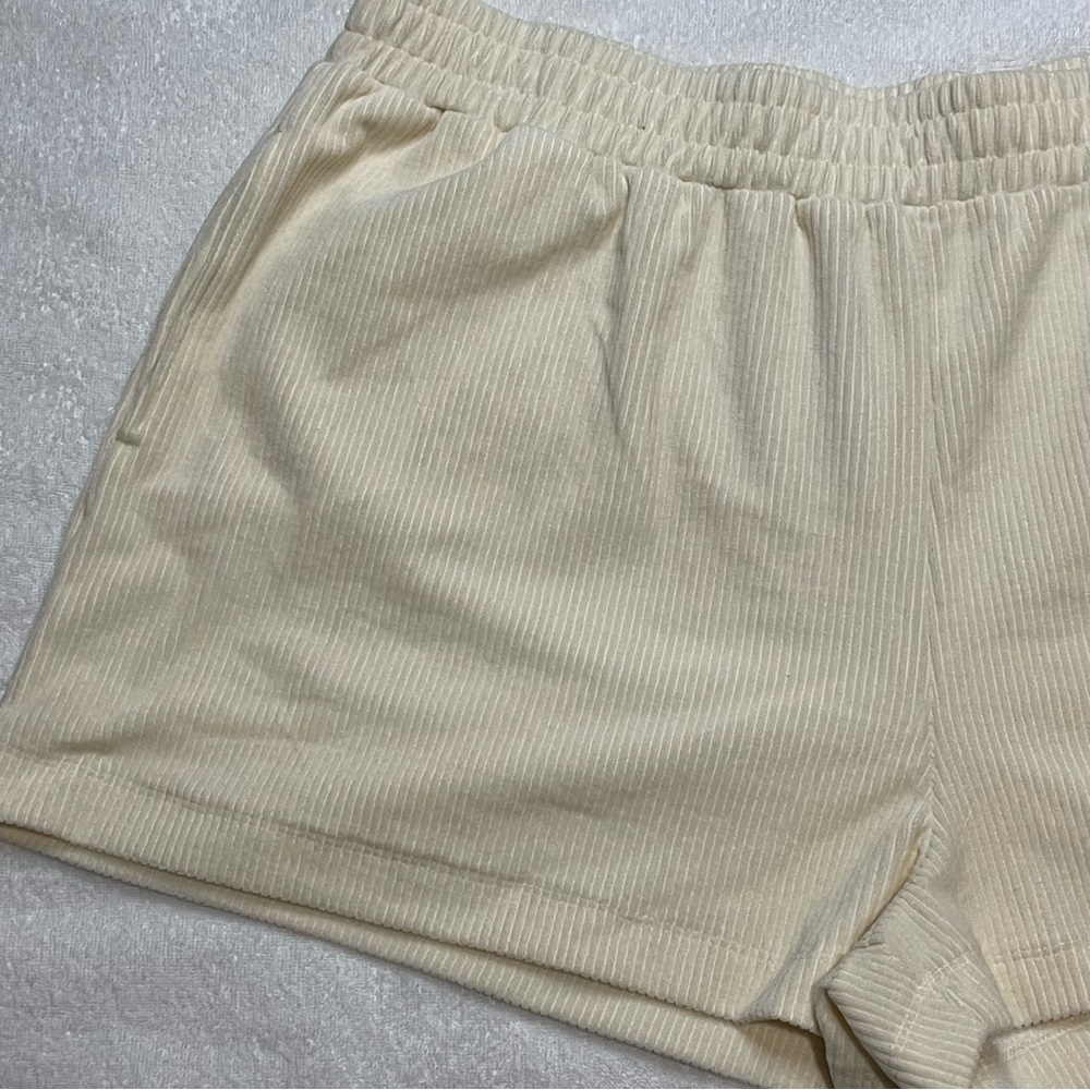 Cotton On Curve Womens Corduroy Elastic Waist Shorts - Cream, Size 14, New - Picture 7 of 13